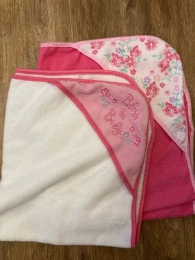 Pink Floral & White Baby Hooded Towels - Set of 2